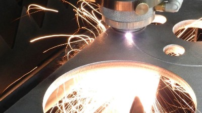 執(zhí)信環(huán)保激光切割煙霧過(guò)濾器，幫助激光切割企業(yè)凈化車(chē)間污染！